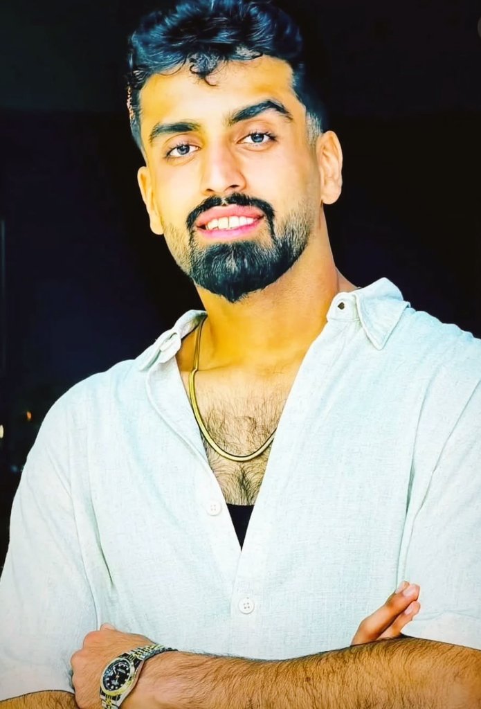 iranianpapppi3's tweet image. بازداشت خانوادگی و زنجیره‌ای سه شهروند در استان فارس
در پی موج جدید بازداشت‌ها، سه عضو یک خانواده در شهرهای مرودشت و جهرم توسط نیروهای امنیتی بازداشت شدند.
جزئیات واقعه:
• #علیرضا_اسفندیاری: روز ۲۹ بهمن‌ماه، ساعت ۴ بعد از ظهر، در پارک نیایش (فاز دو معلم) شهر مرودشت هدف حمله