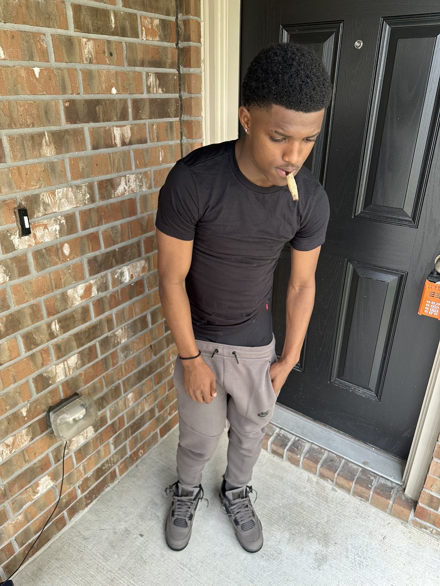 1MrRichForeverr's tweet photo. Mr.Trendsetter ๐๐๐ #YoungestOG #DoughBoyNation https://t.co/1XHwlBlOLC