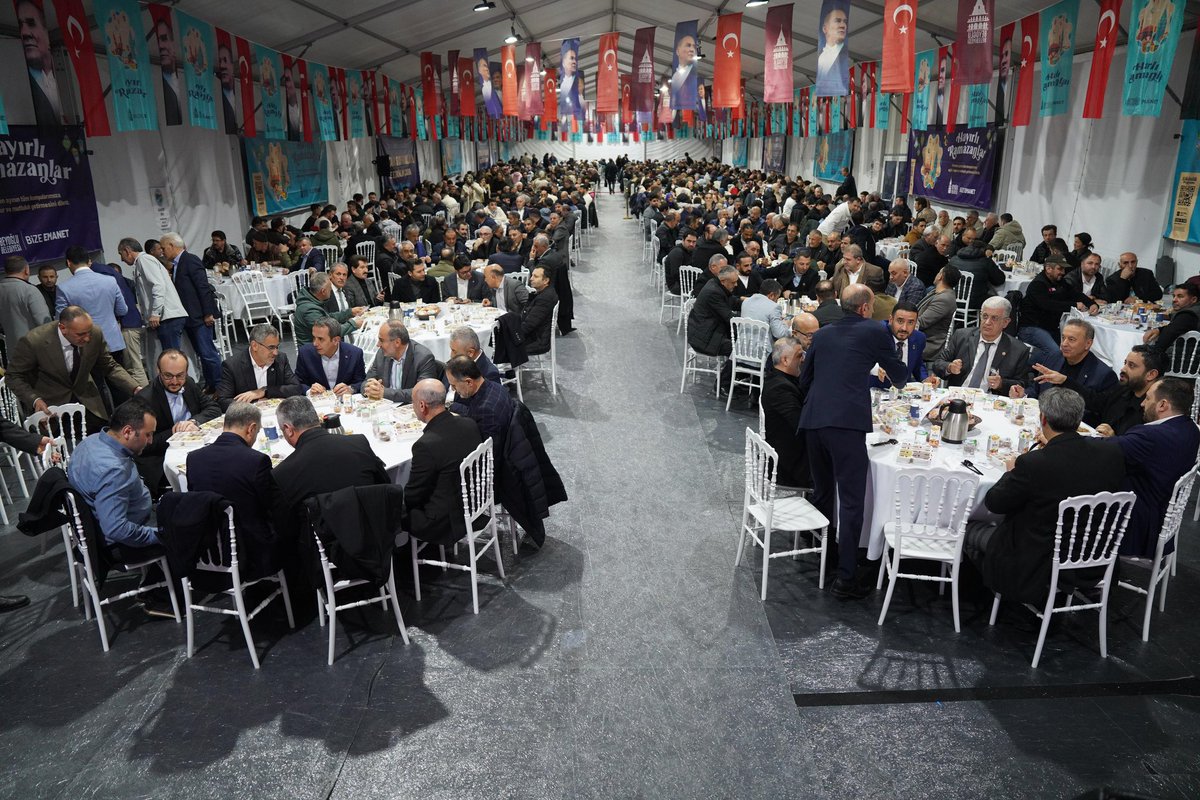 Gümüşhane Kelkit Dernekler Federasyonu ve hemşerilerimizle bir araya gelerek iftar soframızda birlik ve dayanışmanın güzelliğini paylaştık.

Ramazan'ın huzur veren atmosferinde komşularımızla sohbet ettik, dualarımızı birlikte ettik; gönül bağlarımızı ve dayanışma irademizi