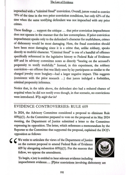 【前科を利用した証言の弾劾は、本当に「信用性」だけに影響するのか？】
宝石店強盗事件を題材にした米国の模擬陪審実験の結果が興味深かったです。

すべての陪審員に同じ事実関係を提示し、変えたのは以下の点。
・被告人が証言するかどうか
・証言した場合、前科で弾劾されるかどうか