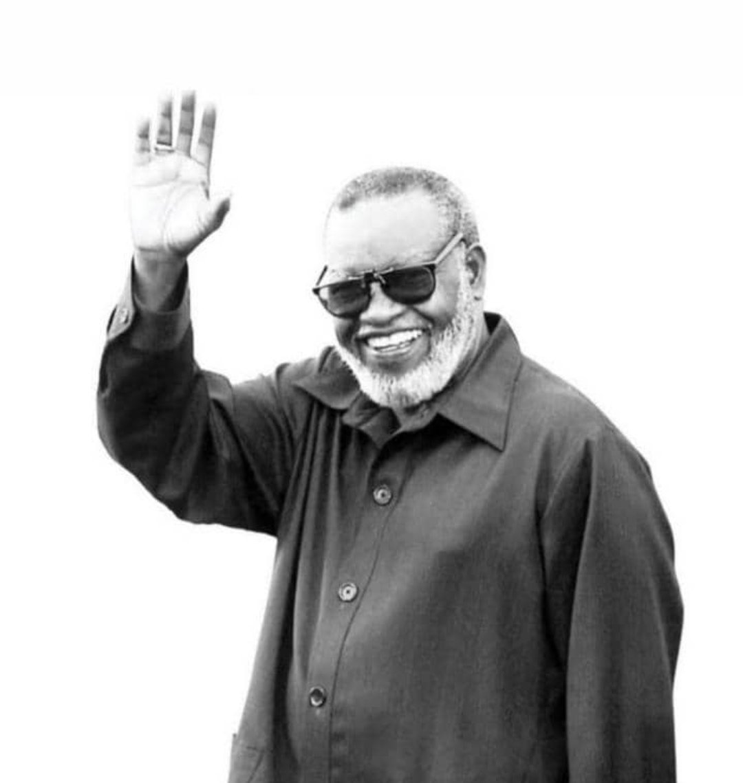 MekondjoKondja's tweet photo. The Founding Father having only N$6 million is his account and only being worth N$100 million is something I can't stop thinking about.

He has always been a humble man in my eyes. Probably not the most humble man in society but amongst the humble leaders/politician.

I did not expect that little given the power he had. Rumours has been around for decades that this man was worth more than Aupa, Pupkewitz etc, and those Billionaires.

If we found out that he had N$600 million in his account, we were going to be okay with it in comparison to what we believed he had. ❤️