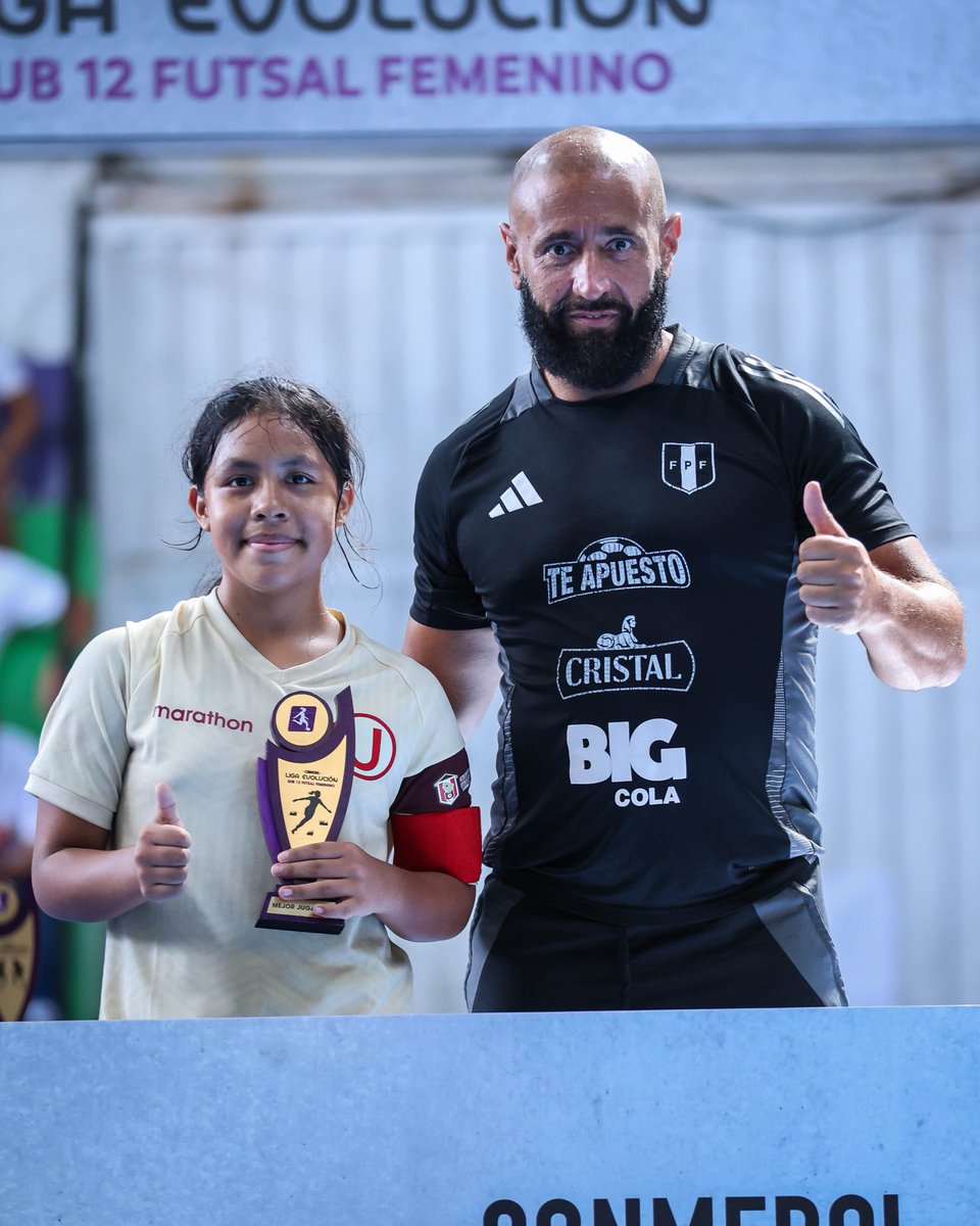 FutsalPro_FPF's tweet photo. 𝗧𝗔𝗟𝗘𝗡𝗧𝗢 𝗤𝗨𝗘 𝗠𝗔𝗥𝗖𝗔 𝗘𝗟 𝗙𝗨𝗧𝗨𝗥𝗢 🌟

Reconocemos a las jugadoras y equipos que brillaron en la Liga Evolución CONMEBOL Sub12 Futsal Femenino ⚽

Talento, esfuerzo y dedicación que reflejan el crecimiento y el futuro de nuestro futsal femenino. 👏💫 https://t.co/53Ade4hfzc