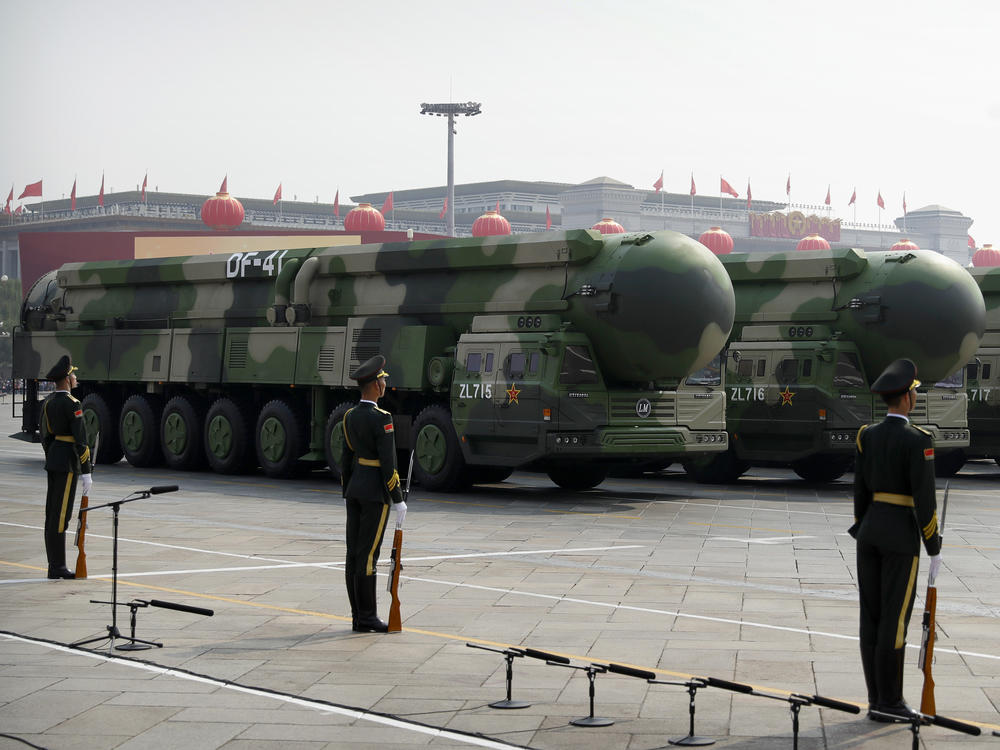 🚨 DERNIÈRE HEURE: 🇨🇳 LA CHINE DÉVELOPPERAIT UNE “NOUVELLE GÉNÉRATION” D’ARMES NUCLÉAIRES
•Selon les renseignements américains, la Chine développe une nouvelle génération d’armes nucléaires
•Un essai explosif top secret aurait été mené ce mois-ci
•Ce développement vise à