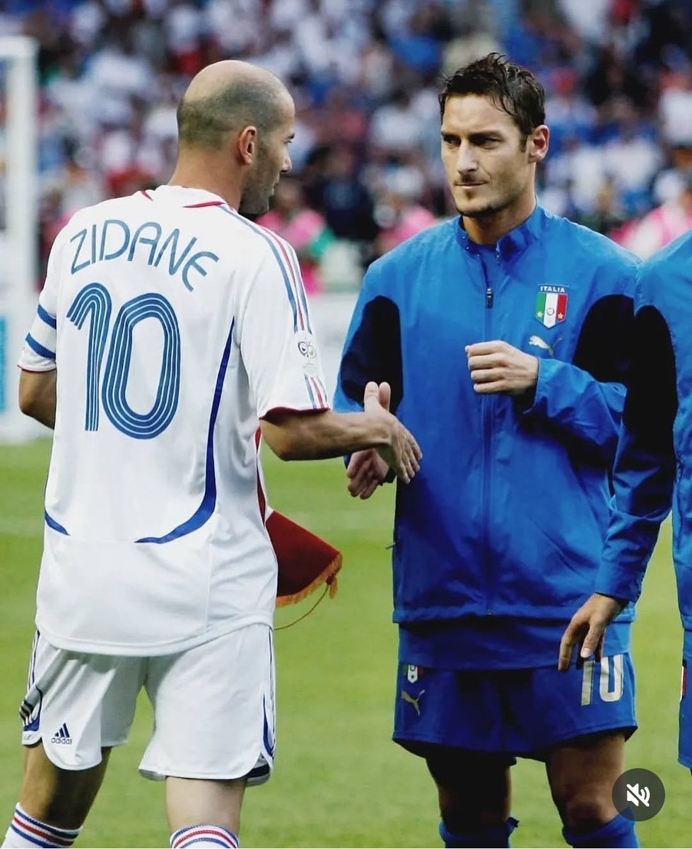 00sFootb4ll's tweet photo. Zizou + Totti, 2006 🇨🇵 🇮🇹 https://t.co/ZtrqYKKI8Z