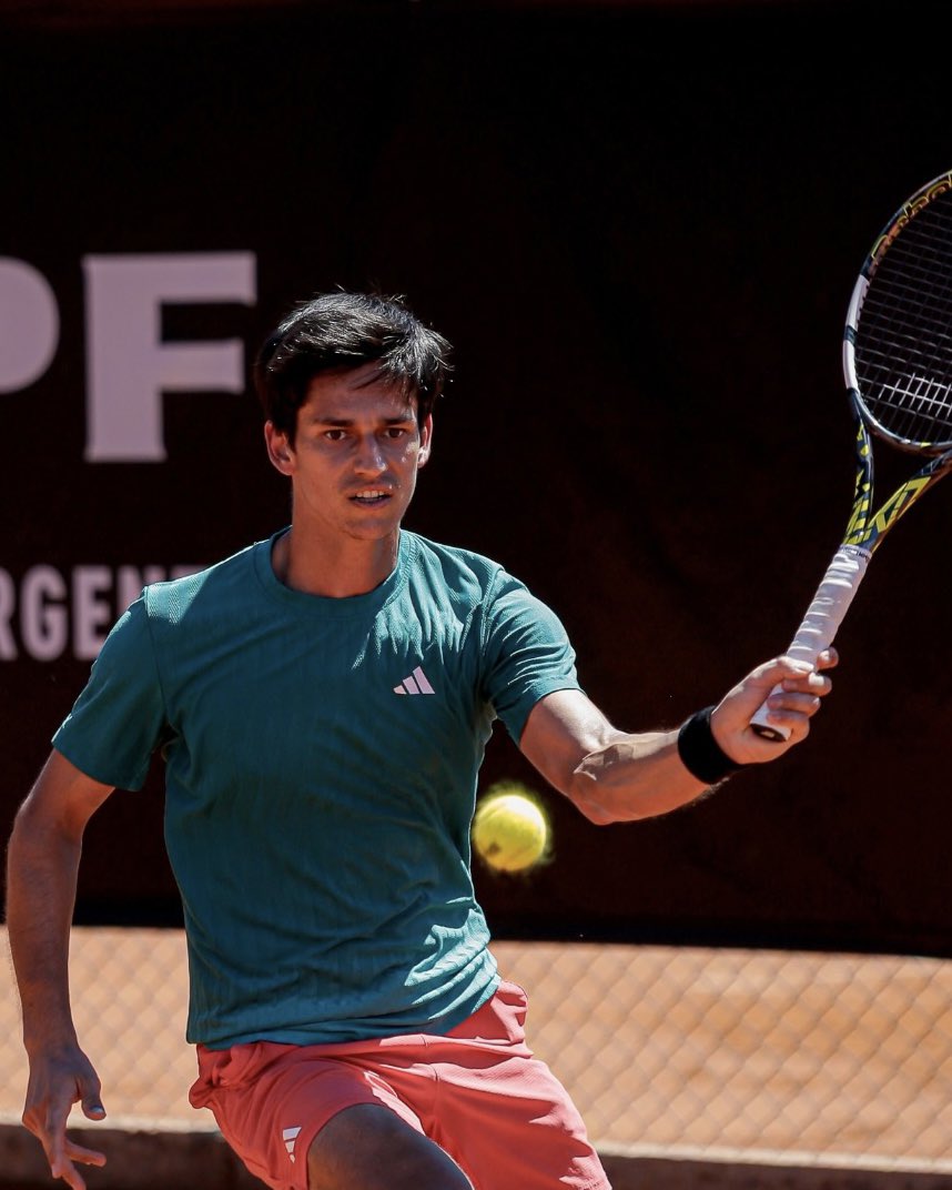 📍🇦🇷 | En el #ATPChallenger de Tigre, el albaceteño Carlos Sánchez se queda a las puertas de la final cayendo ante el argentino Lautaro Midón[5] 6-4 7-5 

¡Gran semana! Seguimos 💪

📸 Asociación Argentina de Tenis