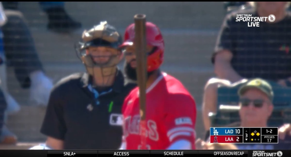 MY DODGERS RIGHT BACK TO GIVING BELT !!!