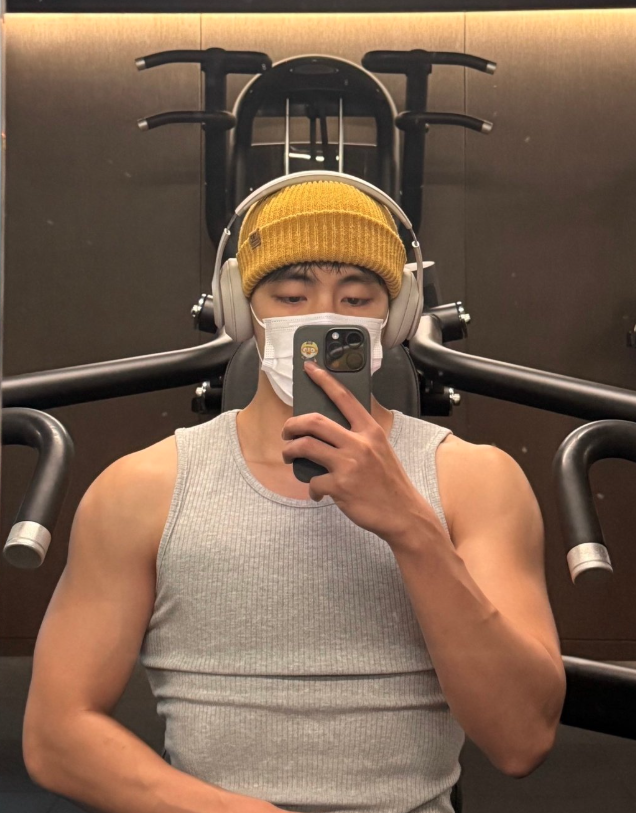 About Music tweet media