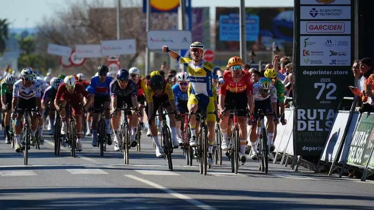 ammattipyoraily's tweet image. 📊🏆 Youngest 🇧🇪🚴‍♂️s on the day taking 2nd pro win (≥2.1/1.1) in 🇪🇺 / 🇺🇸 / 🇦🇺 since 2005

19y 142d   | Remco Evenepoel   (2019)
19y 355d  | Arnaud De Lie   (2022)
20y 209d | Thibau Nys   (2023)
20y 264d | Tom Crabbe    (📷2026)
20y 323d | Jasper Philipsen   (2019)
________
#72RdS