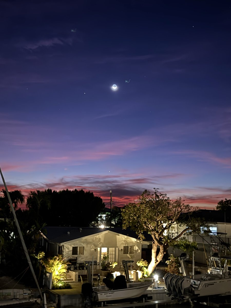 NM (@backthebluenypd) on Twitter photo 