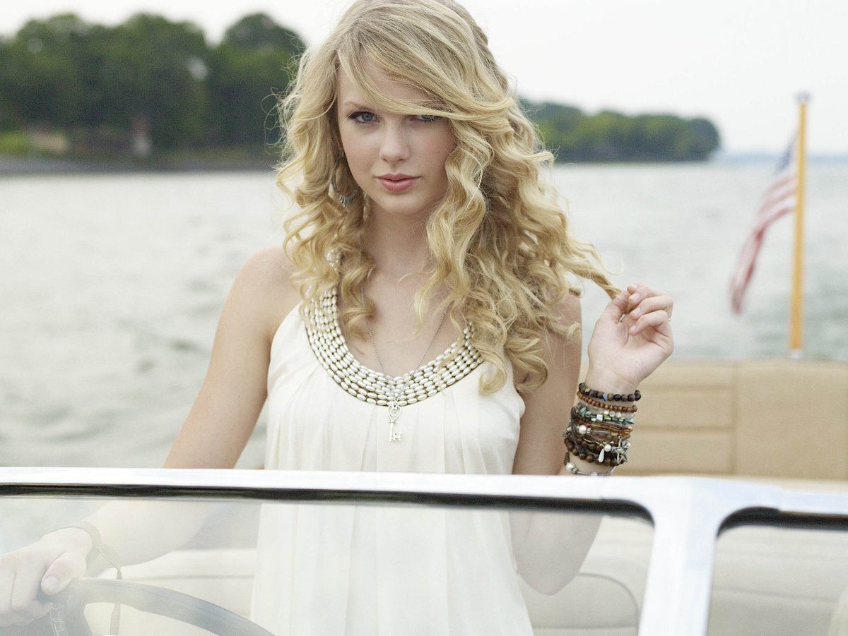 Oona | 🍁✨ tweet media