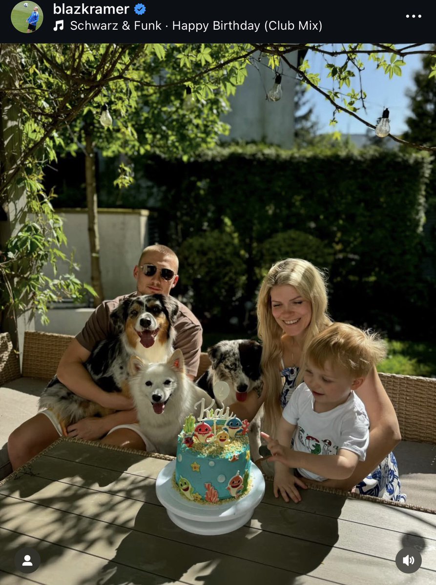 Özgesita tweet media