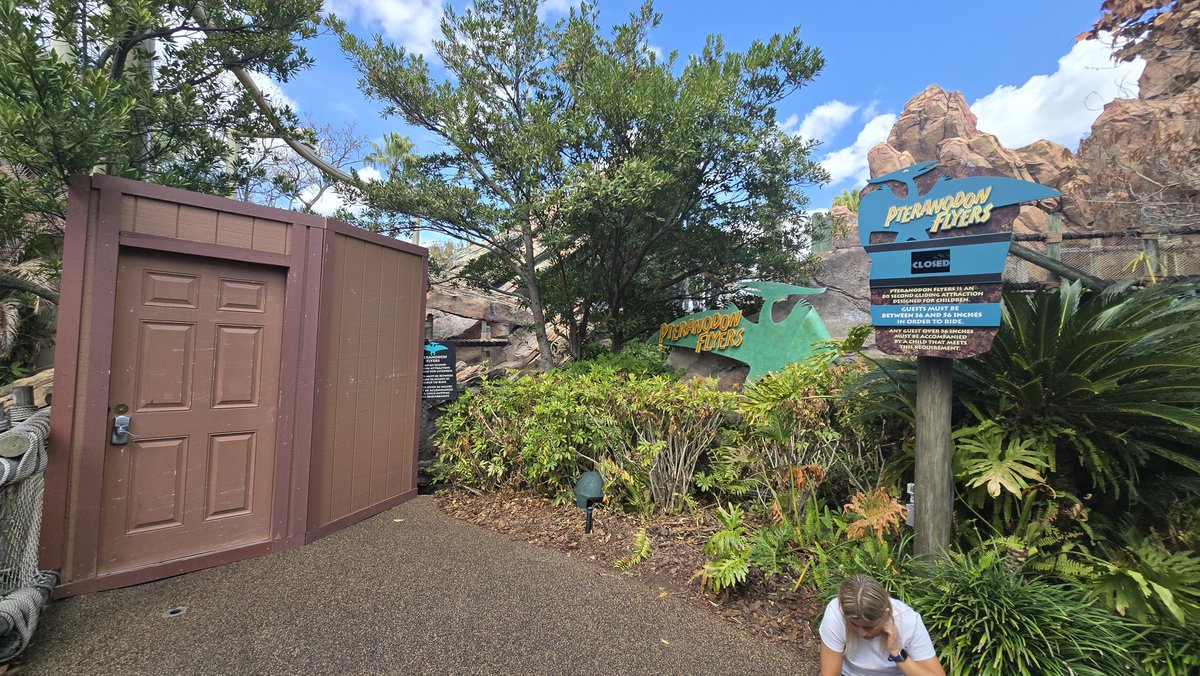 EthanHershaft's tweet photo. Pteranodon Flyers has been closed for a couple weeks.
2 weeks ago it was cycling, this week we saw the ride vehicles parked in the station with no activity. https://t.co/gtNM2UdYtY