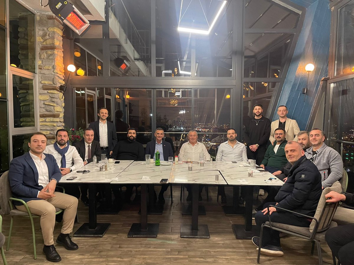 CHP Sakarya Milletvekilimiz Ümit Dikbayır kardeşimle ve dostlarımızla sahur öncesi Sakarya Serdivan’da bir araya geldik.

Sözümüz de derdimiz de birdir:
Vatan, millet 🇹🇷 
<a href="/UmitDikbayir/">Ümit Dikbayır</a>