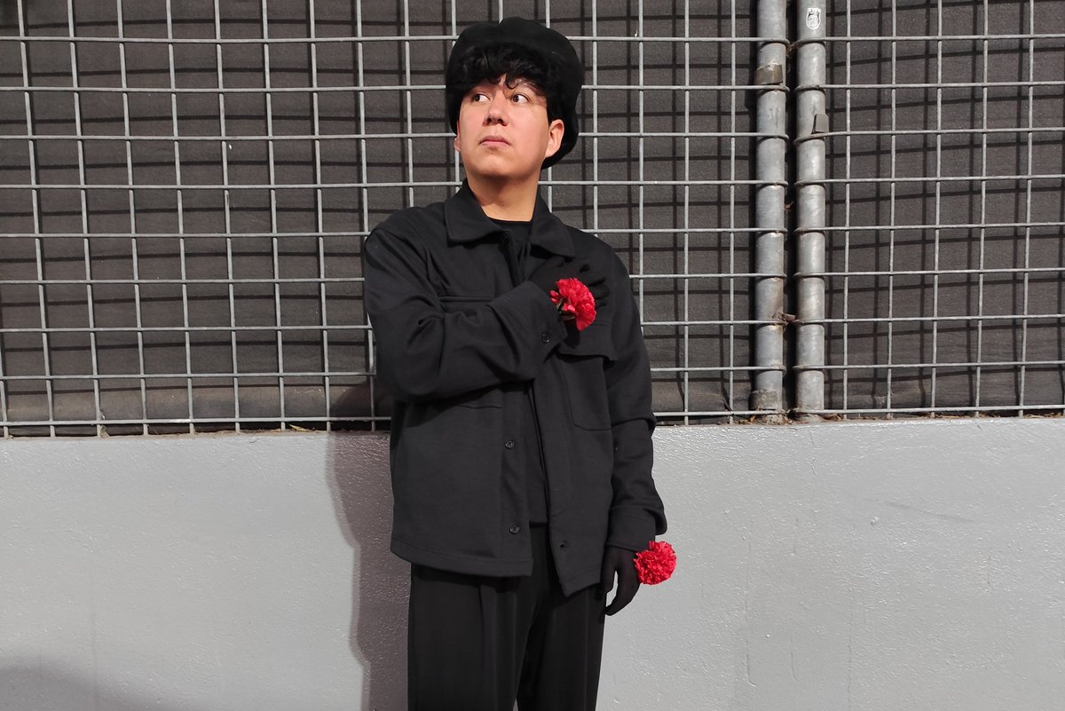 a d r i á n tweet media