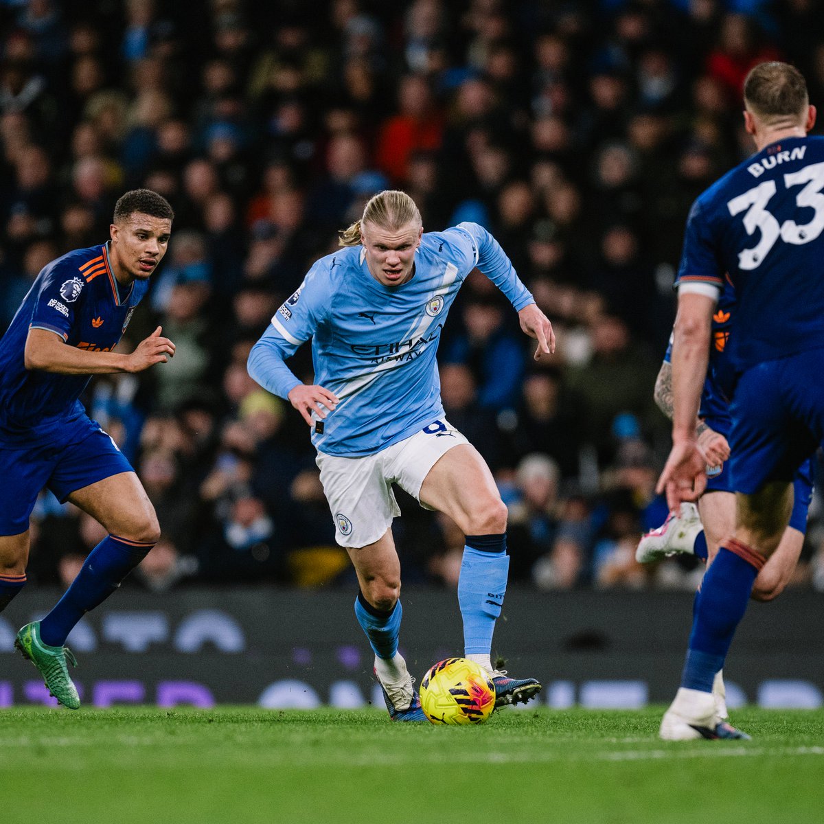 🚨 FT: Manchester City 2-1 Newcastle.

City are now just 2 points off 1st place Arsenal with 11 matches to play in the Premier League.