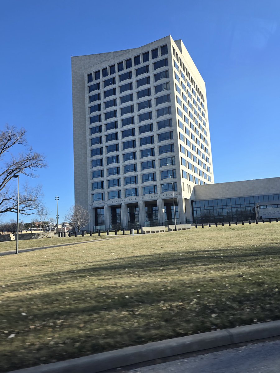 Barking at the federal reserve building 😤😤