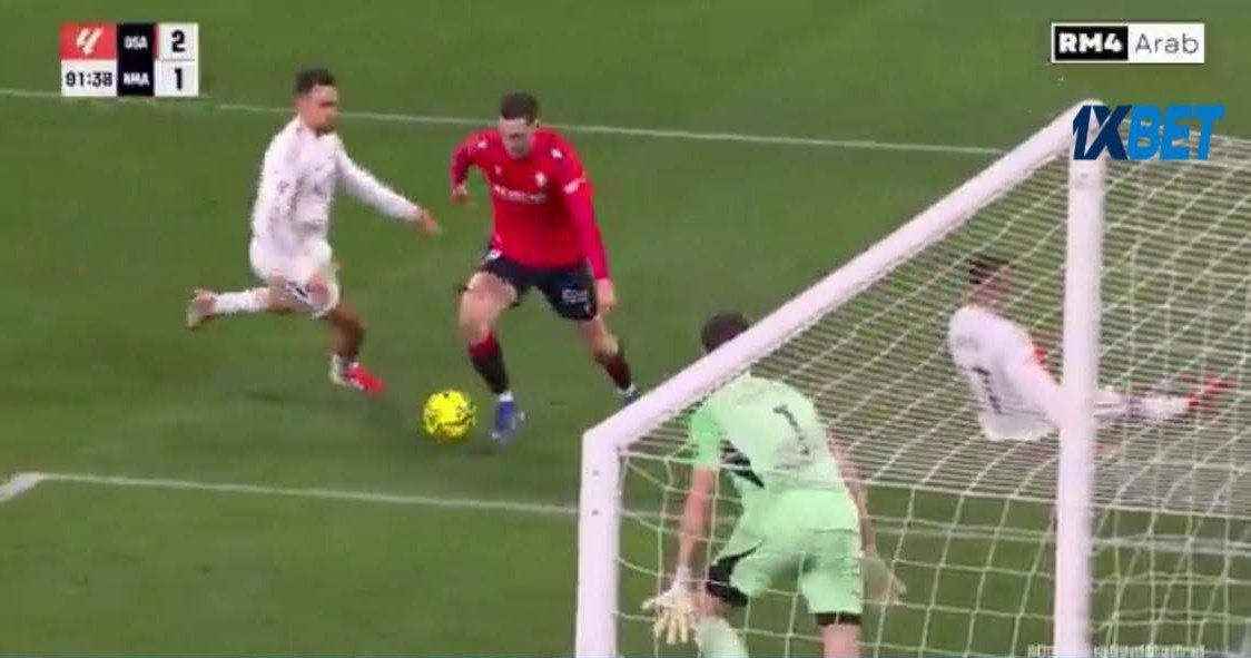 People dey dribble sha🤣🤣

That Real Madrid player wey dey slid enter dressing room na dribble dem dribble am oo🤣🤣
#madrid