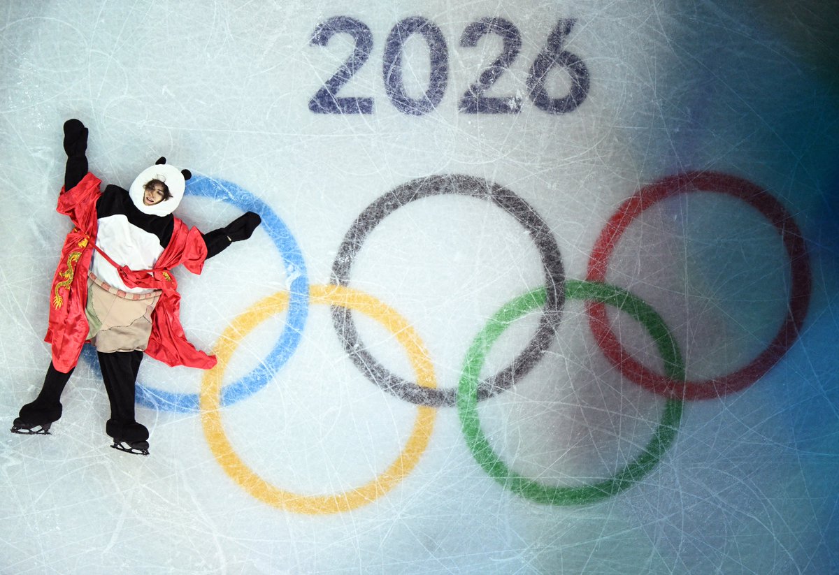We might just have a 'best photo of the Olympics' candidate with this thing of beauty 🐼 

(Photo by Antonin THUILLIER / AFP via Getty Images)
