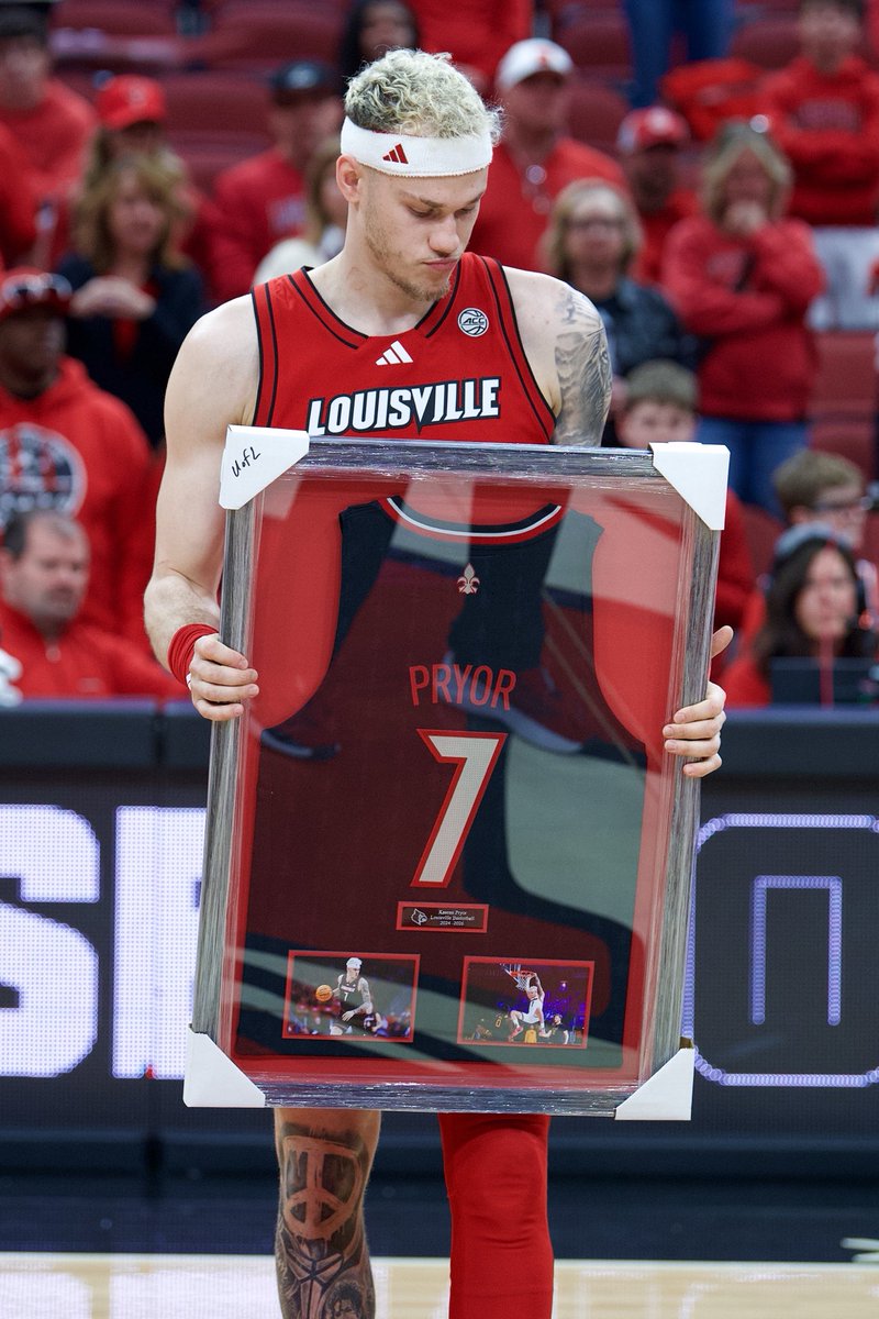 gamaka's tweet photo. Kasean Pryor is honored at Senior Day. Photos ©Gail Kamenish @gamaka #UofLRivals/On3 @LouisvilleMBB  @804derm @GoCards #L1C4 #gocards #TheVille #CardNation #ACC #NCAA https://t.co/FpjSY9DSOR