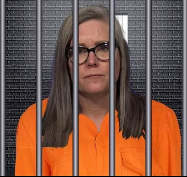 SPOutOfNowhere's tweet photo. @katiehobbs @CaptMarkKelly @StationCDRKelly Katie FRAUDS belongs in prison https://t.co/9nM5FkI8qX