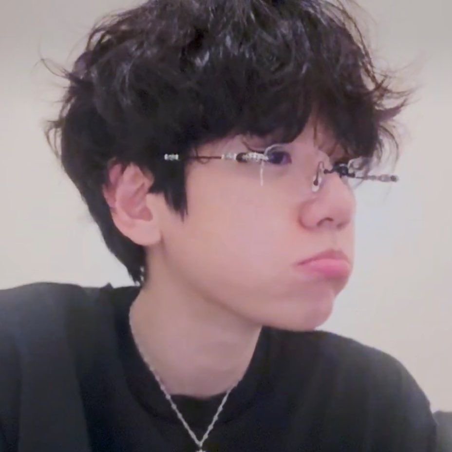 pout 🥺