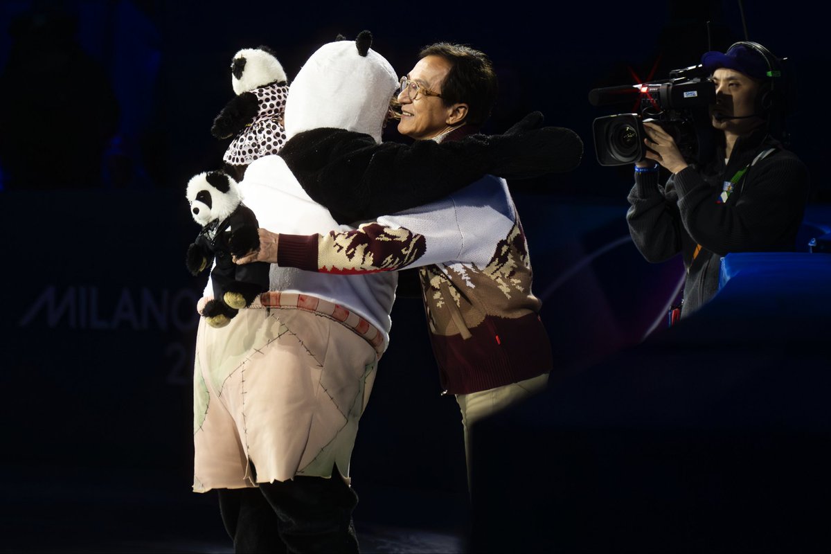 ISU_Figure's tweet photo. Jackie Chan 🤝 Panda 🐼 

A special moment at the Exhibition Gala! ✨😎 

#FigureSkating #Olympics #ISUShowtime #MilanoCortina2026 https://t.co/oB6gCxxLlj