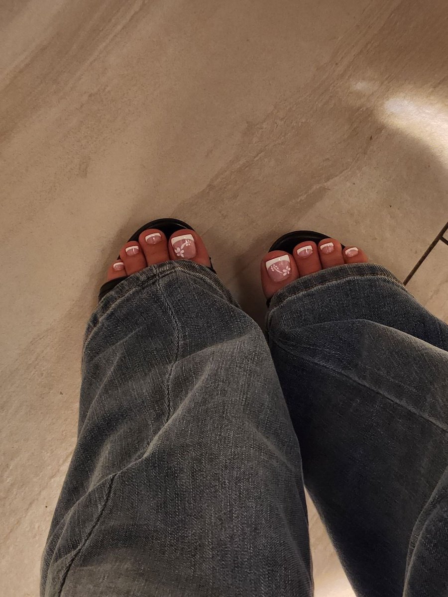 LovelyySimonee's tweet photo. These toes are polished and pampered, far more valuable than your bank balance. Don’t admire the view; fund it. My pedestal doesn’t pay for itself. Your wallet belongs at my feet. 🍒
#SpoilMe #SimpForMe #WorshipFindom #Goddess #Paysub #Paypig #Finsub #HumanATM #WalletWanted https://t.co/ctnC1HK6YC