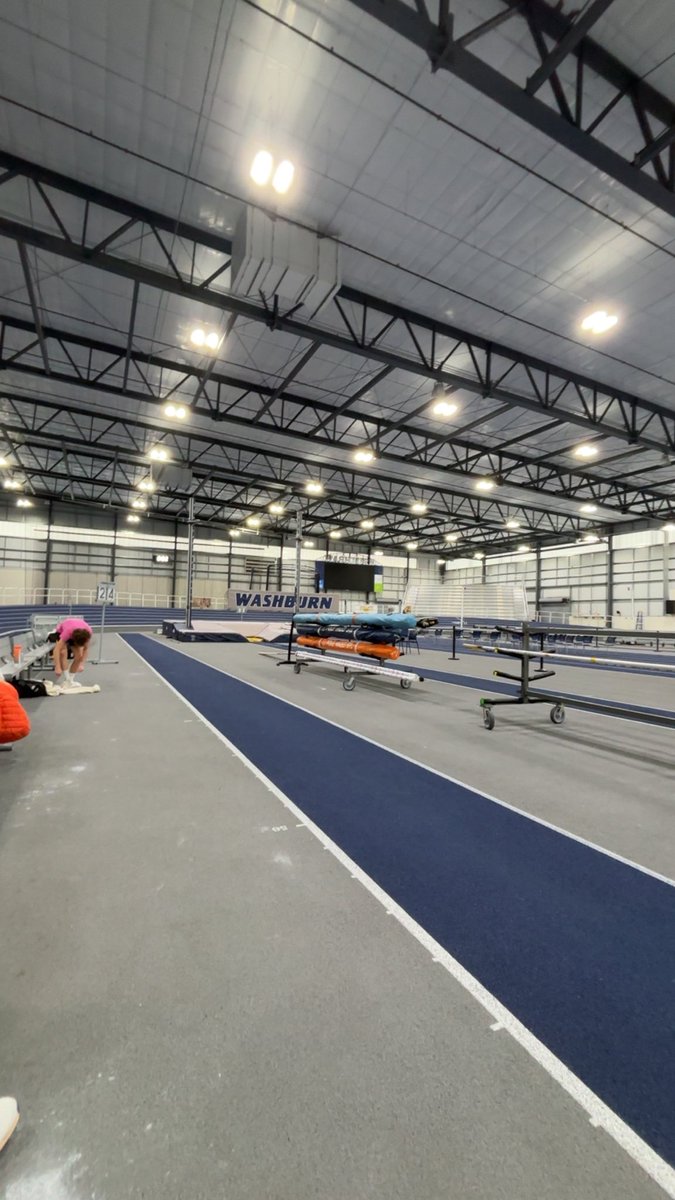 BradiK34968's tweet photo. Washburn “Be Your Best” Meet 2026 ✔️
Had a great time competing at Washburn University and experimenting with some new poles. Super fun meet vaulting with my PVSTL crew! Excited for the progress and looking forward to track season! https://t.co/wqyazs1SjO