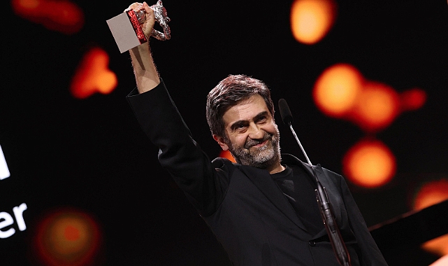 2 büyük sanatçı, 2 onurlu duruş.