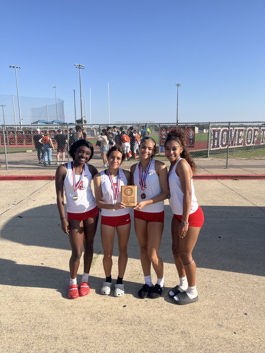 Cy Lakes Track & Field tweet media