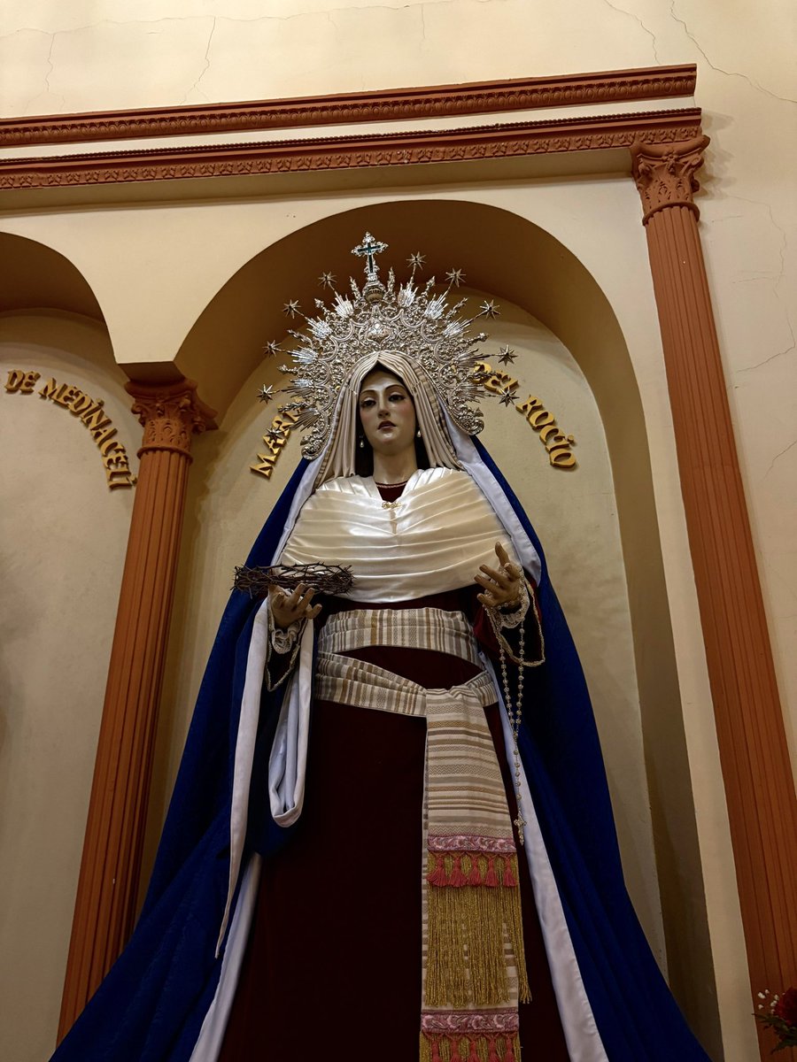 Entrar a la iglesia para ir a verlos, y encontrarme la iglesia a oscuras y solo ellos iluminados… ¡No tiene precio!