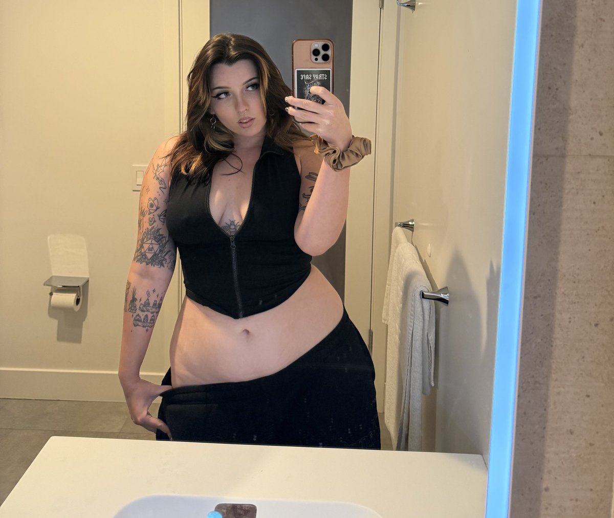 Are big hips included?