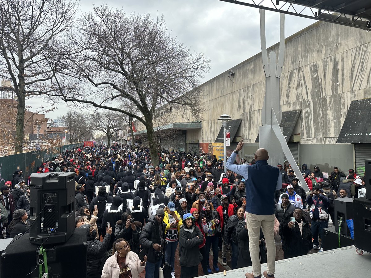 Emotional day in Jamaica Queens as the Jamaica Coliseum closes its doors. So many memories in that building. The battles between my alma mater Jamaica High and Hillcrest. The fake gold chains. The 5 for 20 tees. The energy you just can’t recreate.

As a new chapter begins we have