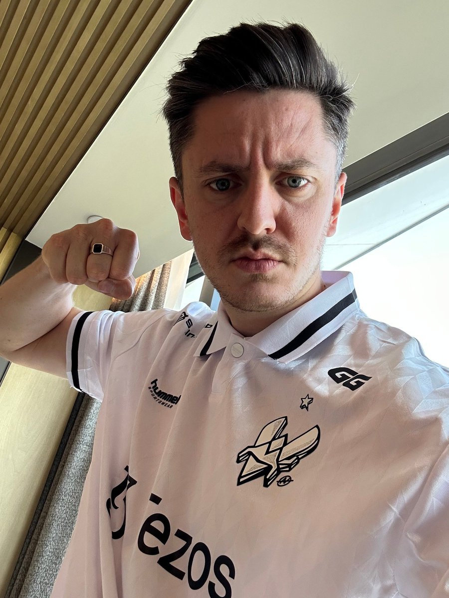 Today is the birthday of a very special man
The man who went from EntryFragging to IGL-ing, who got a lot of hate but still succeeded to prove the haters wrong 
Happy birthday <a href="/Vitality_apEX/">Dan Madesclaire</a>, thanks for being such a great person and always making a show out of every game you play