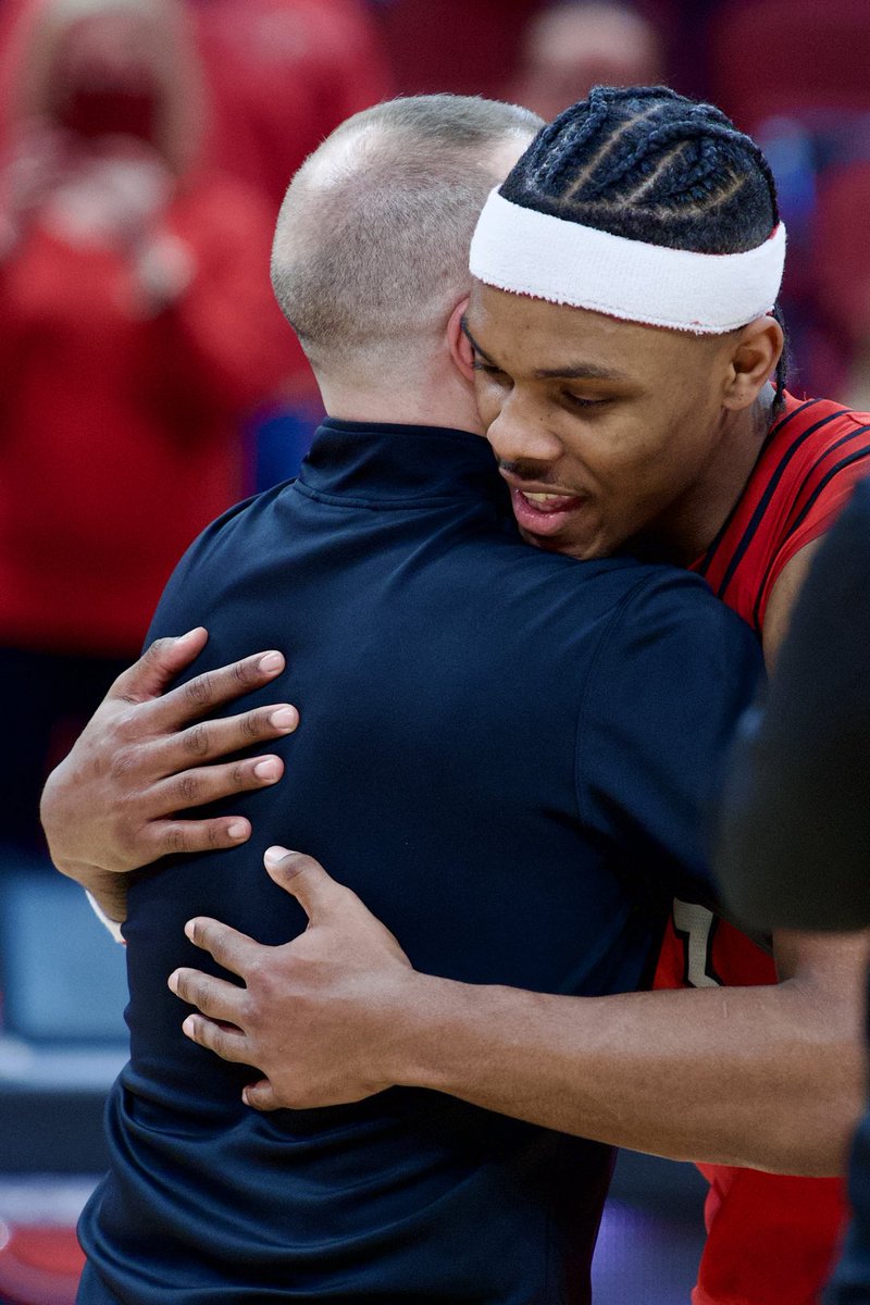 gamaka's tweet image. Ryan Conwell is honored at Senior Day by Coach Pat Kelsey. Photo ©Gail Kamenish @gamaka #UofLRivals/On3 @LouisvilleMBB  @804derm @GoCards #L1C4 #gocards #TheVille #CardNation #ACC #NCAA