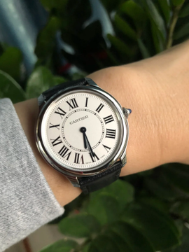 It’s not just a watch it’s a vibe⏱️ Let your wrist do the talking with this chic timepiece.  💁‍♀️