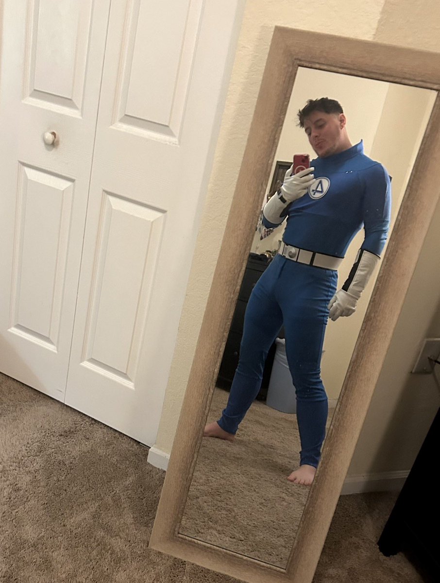 Thomas Sanders tweet media