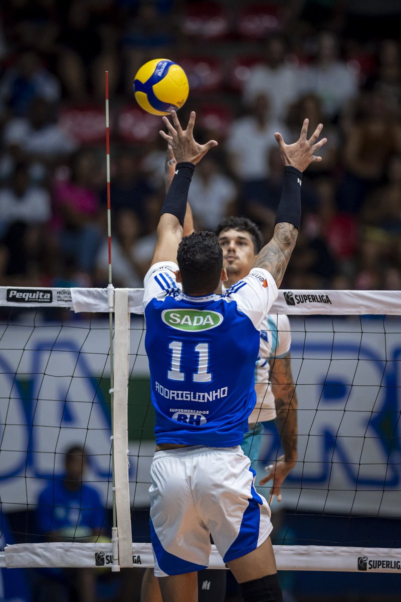 É 2 A 0 NO JOGO!
Raposa domina a segunda parcial e amplia a vantagem.

Sada Cruzeiro 25 x 16 Viapol Vôlei São José

Assista ao vivo na VBTV!