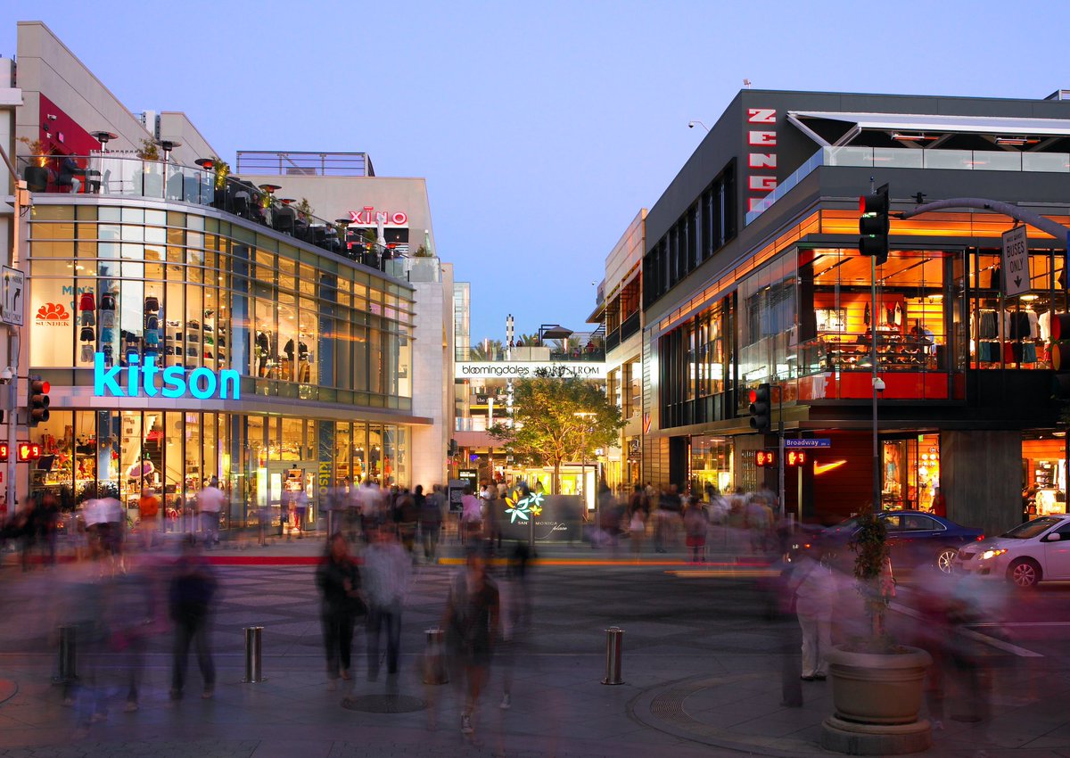 GabySchkud's tweet photo. #SantaMonica #Macerich-Not Done Yet! …Surrenders #SantaMonicaPlace to lenders Joined parade of REITs selling off real estate dumping billion$$+ of property in last 1 1/2yr Also sold shopping center in Lakewood for $332M last year.#Kilroy selling offices in Santa Monica https://t.co/ANMYvnqjj9