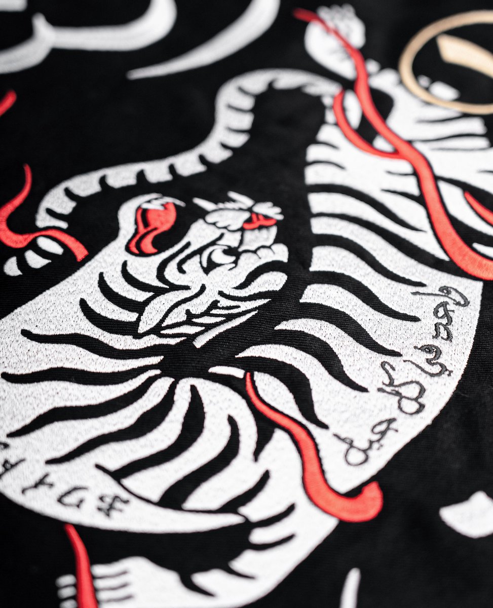 PLUS212 ® tweet media