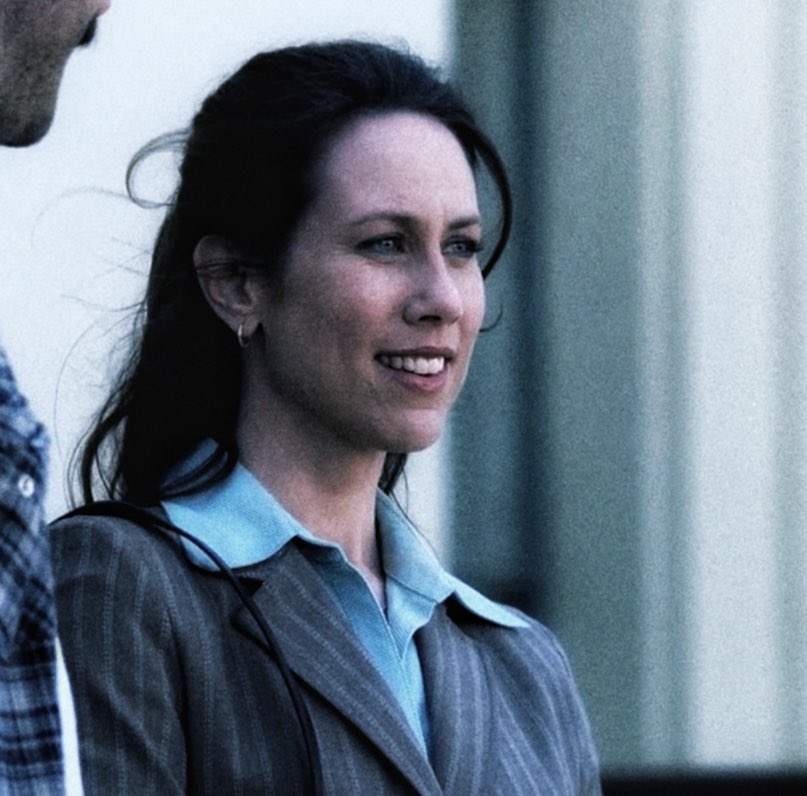 yurinonabus's tweet photo. can't stop thinking about the sturstead white house fic
carol as the president of the united states is doing things to me 🥵 https://t.co/pv3CMb82CY