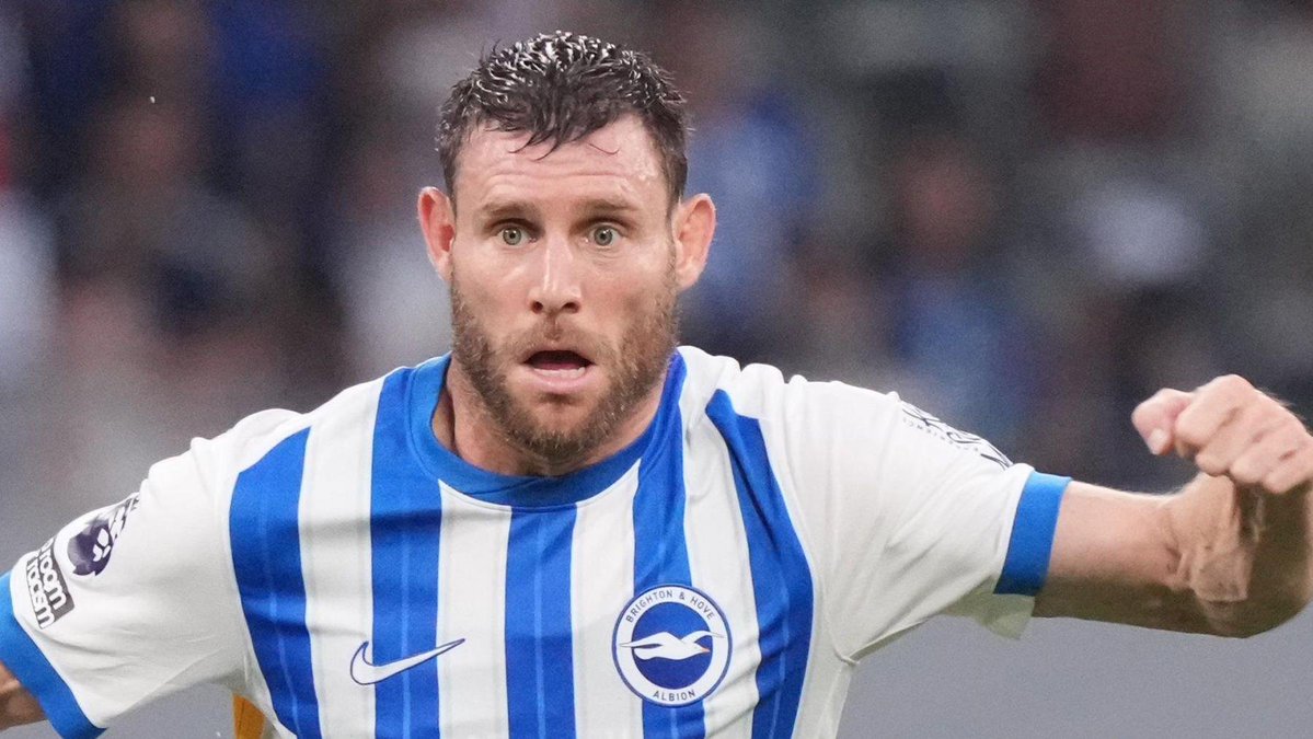 🚨🗣️ Pep Guardiola: "Before we start the press conference, let me say my first words: On behalf of Manchester City to James Milner..."

" Today he made an incredible milestone to become the player with most appearances in the Premier League history... It's incredible, hats off!"