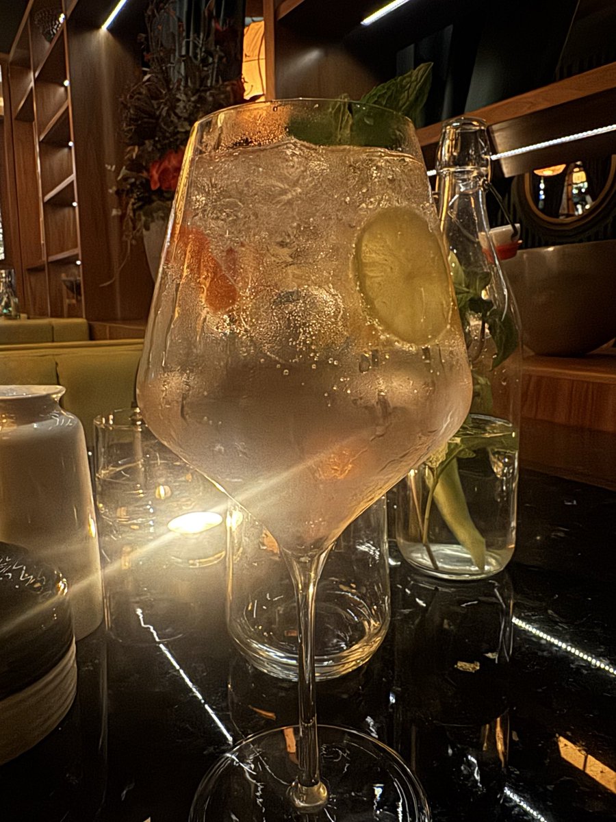 … debí darte más besos y abrazos las veces que pude 🎶