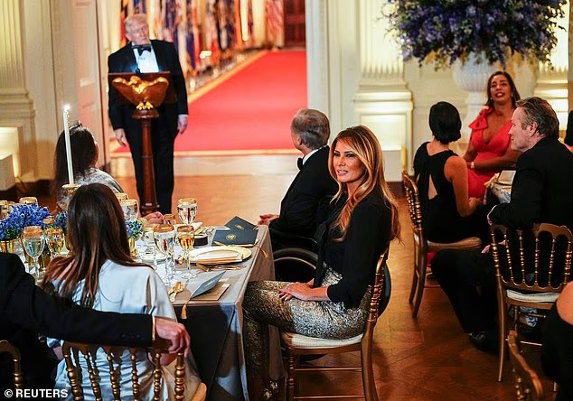 StunningMelani's tweet image. #MelaniaTrump #StunningMelania #BestFirstLady 🖤