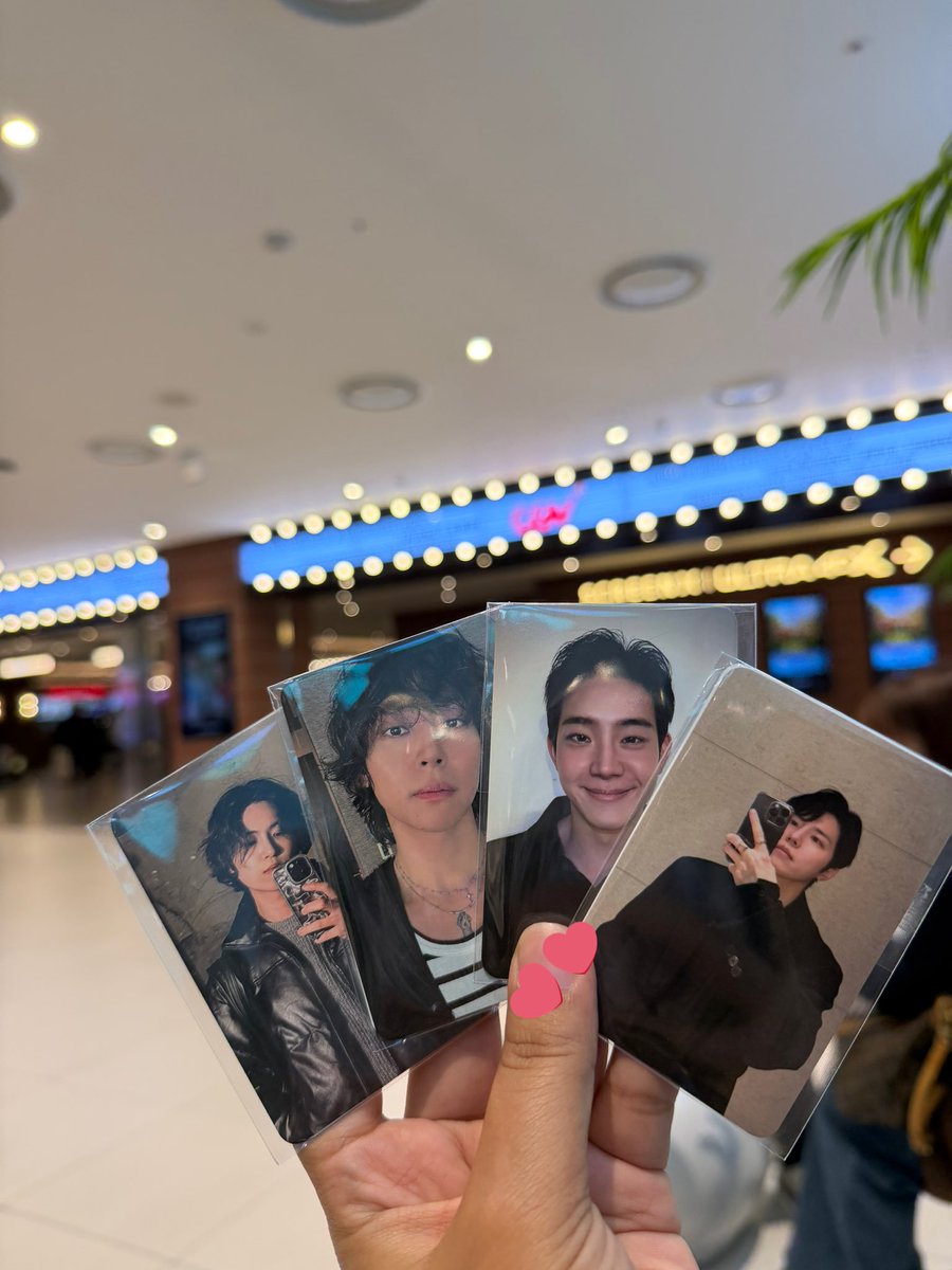 parksbabi's tweet photo. had to travel and watch the movie by myself, in an unfamiliar city, but it was all worth it. thank you for choosing to be with each other. thank you for choosing the band. here’s to reaching new heights, @TheRose_0803! we rose you 🤍

#더로즈컴백투미 #더로즈컴백투미_N차관람 https://t.co/k5bYZbYoar