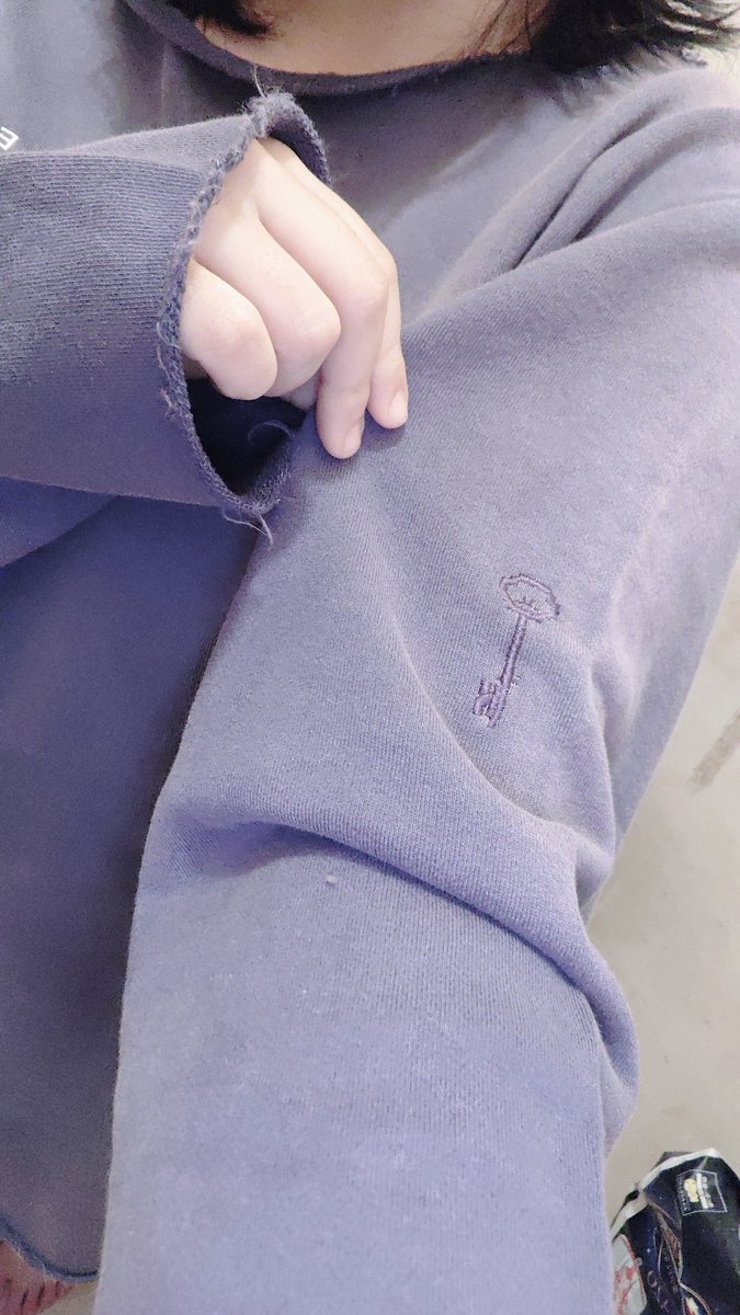 昨日買ったお洋服なんだけど 鍵の刺繍されてるの〜💕