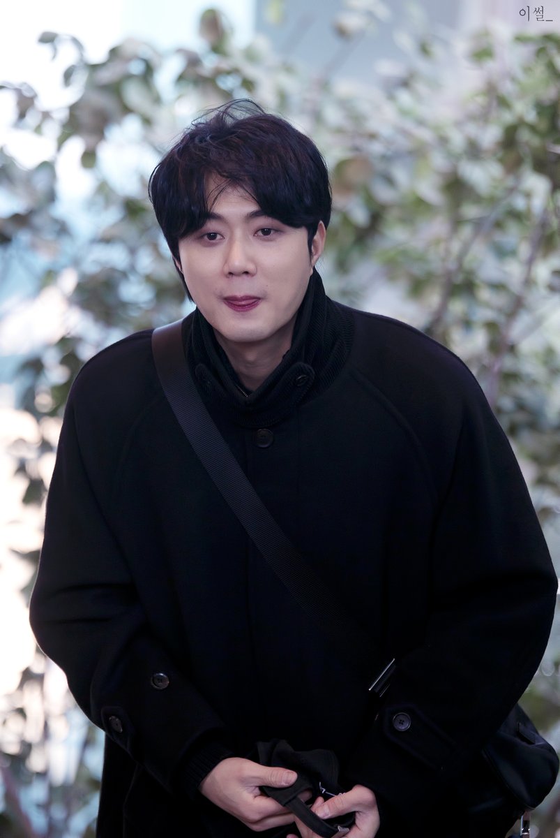 Yissull_Photo's tweet photo. 260218 렌트 퇴근길; #유현석 배우님 https://t.co/UHhUyHcuYI