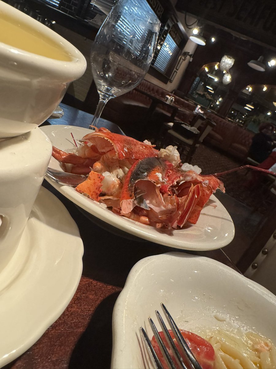 Menace 2 men in society 🍯💋 tweet media