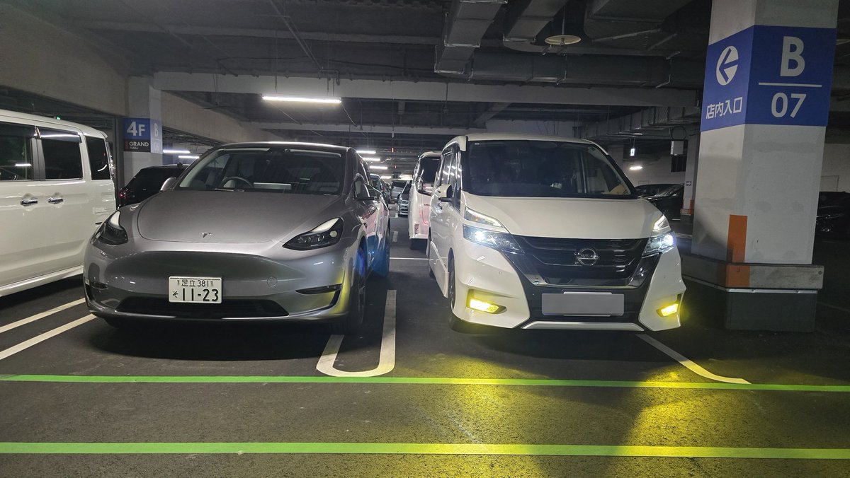 こーゆーやつの制裁方法を知りたいw
キッズステッカー付いてたからファミリーだと思うけど、だとしたら降りずらくない？w
Teslaって停めるときのアシスト付いてないの？？w