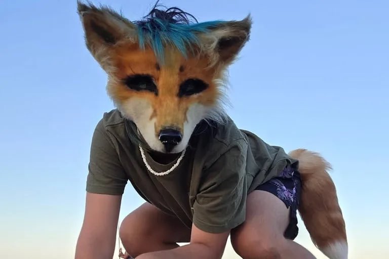 jdnaar's tweet photo. Ahora está de moda lo de los “therians”: gente que dice “soy un animal” y además quiere que el mundo lo trate como tal. Ok, listo: tomémoslo literal, sin filtro. https://t.co/CaGCrEJ17g